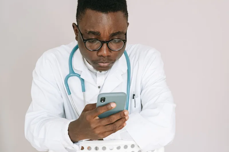 Searching for Answers Online While Prescriptions Fall: The Azithromycin Information Paradox